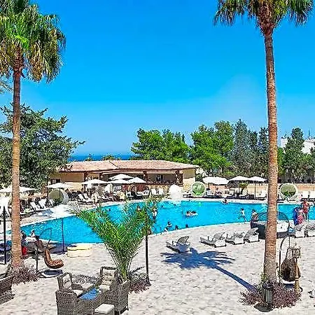 Le Chateau Lambousa Cyprus Hotel